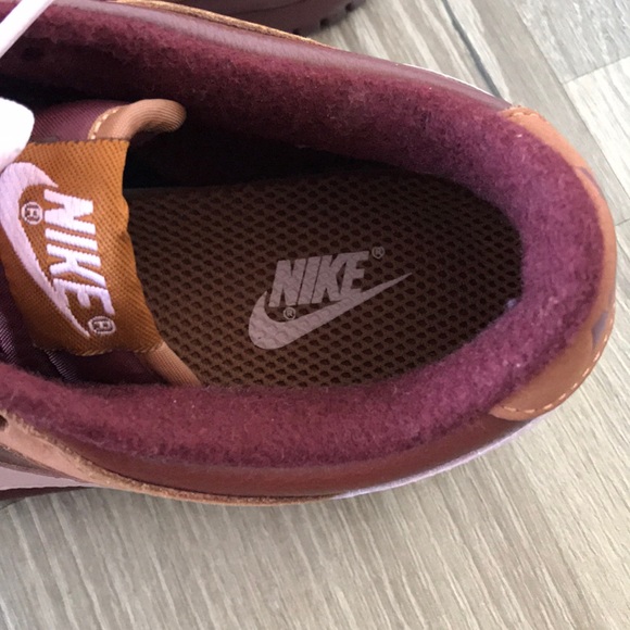 Nike Dunks - Picture 3 of 4